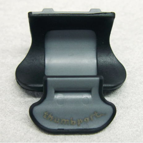 Thumb position holder for flutes black Thumbport